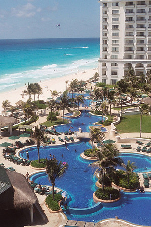 Resort on the Beach in Cancun 2