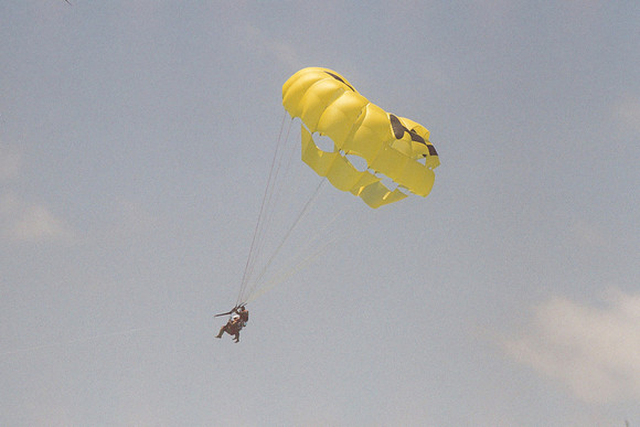 Parasailing in Cancun 1