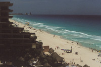 Beach in Cancun 4