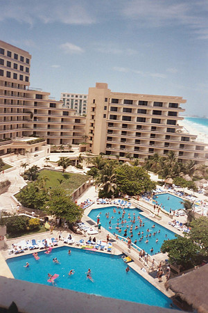 Resort on the Beach in Cancun 18