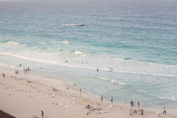 Beach in Cancun 6