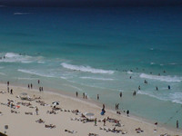 Beach in Cancun 8