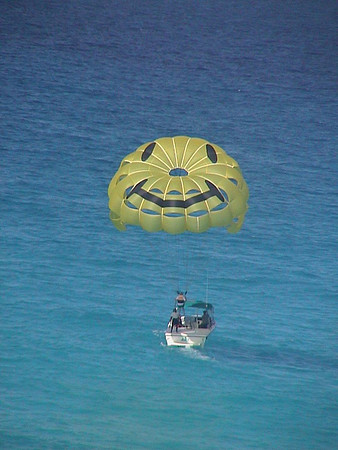 Parasailing in Cancun 4