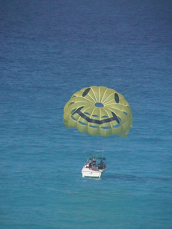 Parasailing in Cancun 5