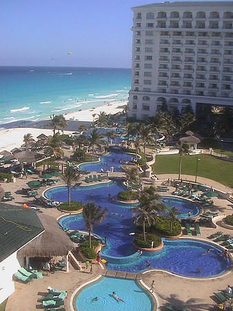 Resort on the Beach in Cancun 8