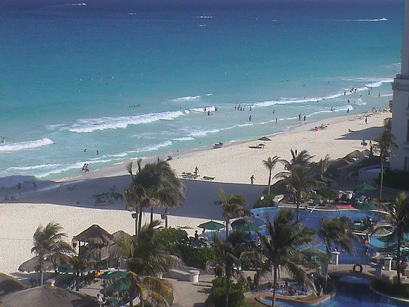 Resort on the Beach in Cancun 9