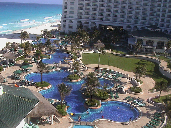 Resort on the Beach in Cancun 10