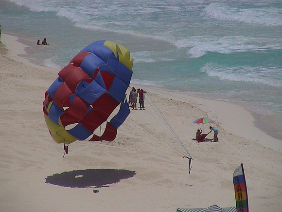 Parasailing in Cancun 6