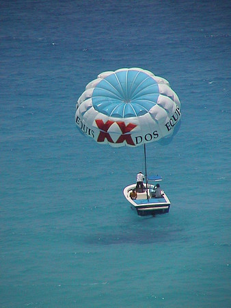Parasailing in Cancun 7