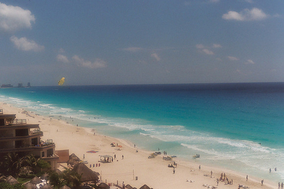 Beach in Cancun 1