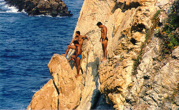 Acapulco Cliff Divers 2