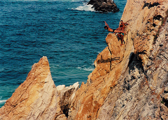 Acapulco Cliff Divers 3