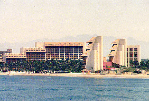 Puerta Vallarta 3