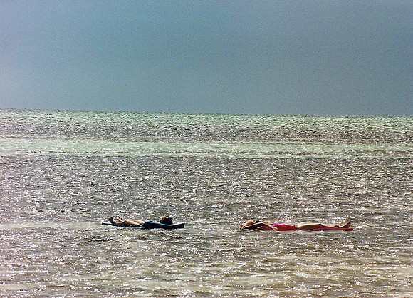 Worldwide Travel Sunning