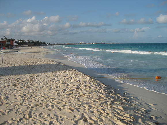 Beach in Cancun 36